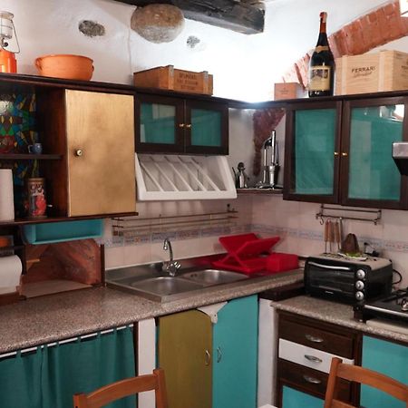 La Taverna Di Gianni Near The Beach Italy Riviera 萨沃纳 外观 照片