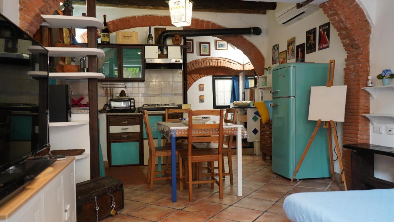 La Taverna Di Gianni Near The Beach Italy Riviera 萨沃纳 外观 照片