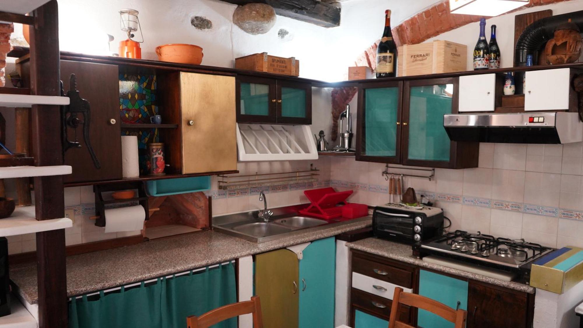 La Taverna Di Gianni Near The Beach Italy Riviera 萨沃纳 外观 照片