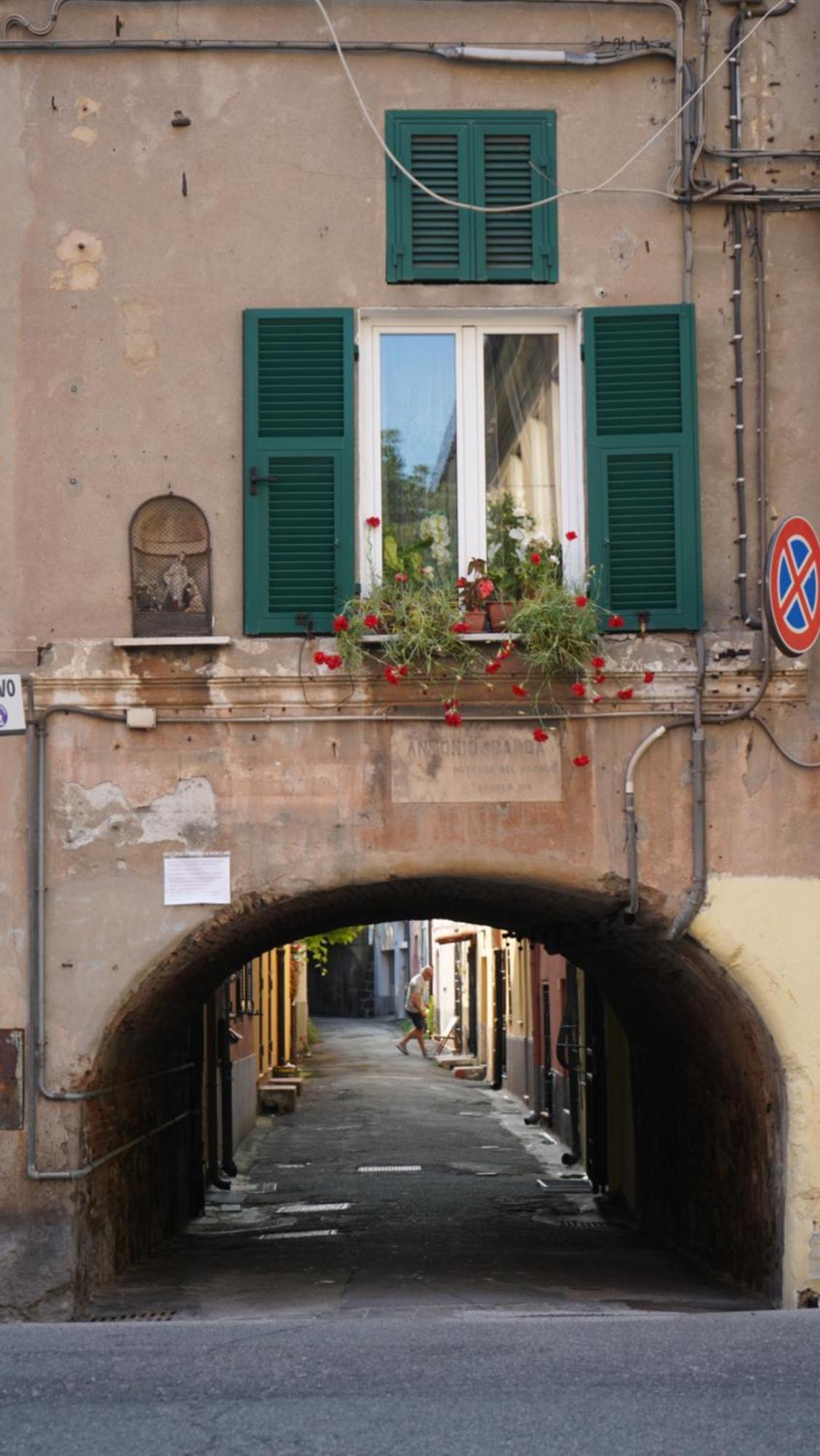 La Taverna Di Gianni Near The Beach Italy Riviera 萨沃纳 外观 照片